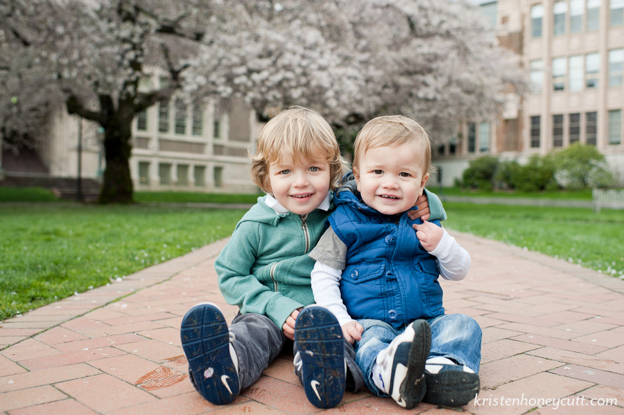 Seattle family photographer Kristen Honeycutt captures these brothers.